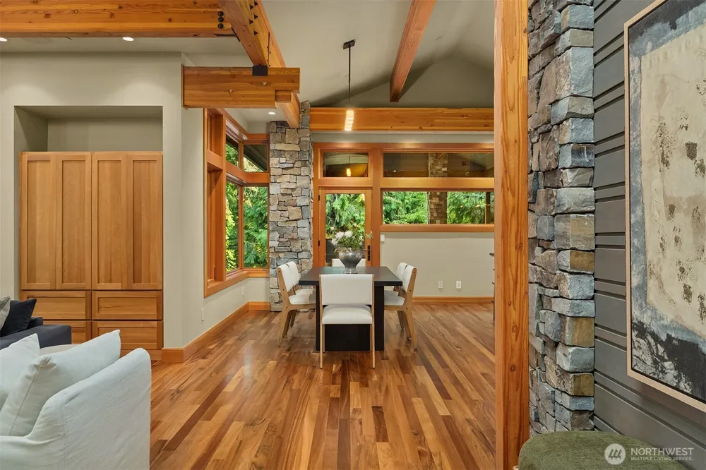 11811 184th Avenue NE Redmond, WA 98052