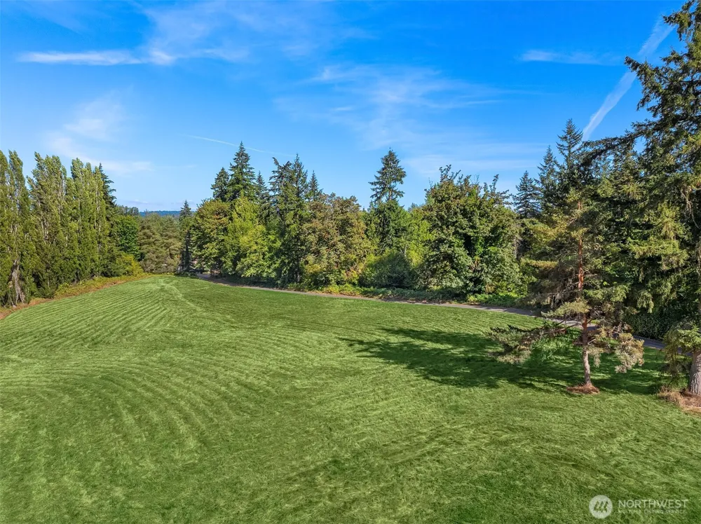 11811 184th Avenue NE Redmond, WA 98052