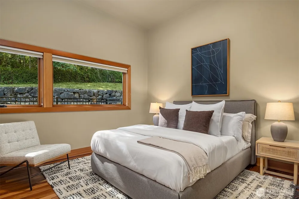 11811 184th Avenue NE Redmond, WA 98052