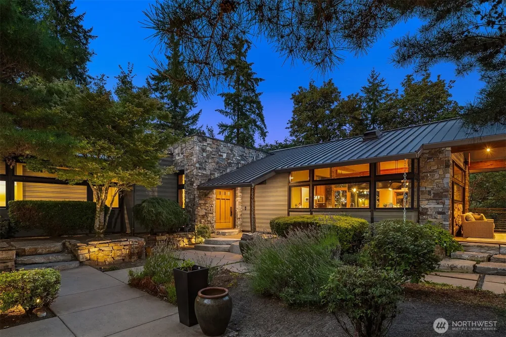 11811 184th Avenue NE Redmond, WA 98052