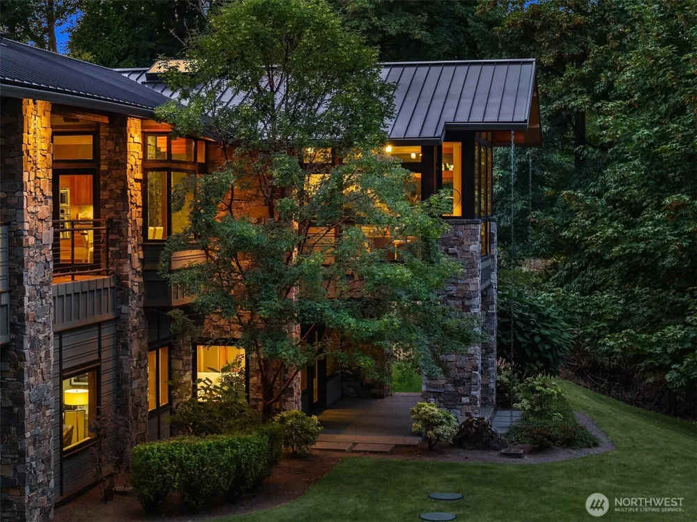 11811 184th Avenue NE Redmond, WA 98052