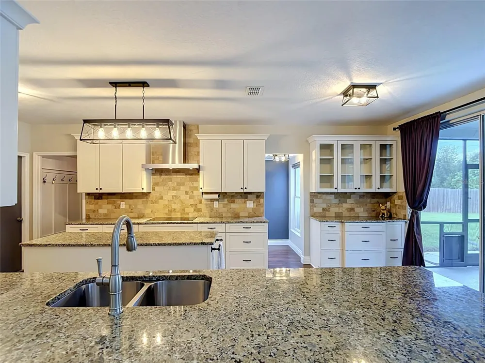 1639 LEDGESTONE DRIVE Brandon, FL 33511
