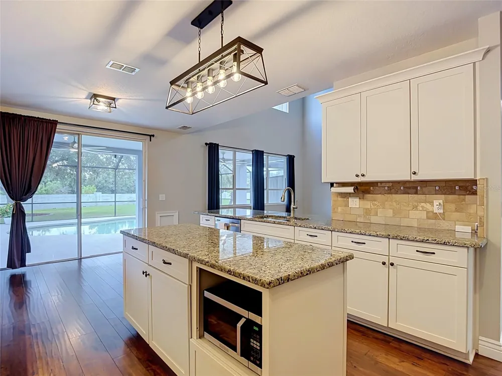 1639 LEDGESTONE DRIVE Brandon, FL 33511