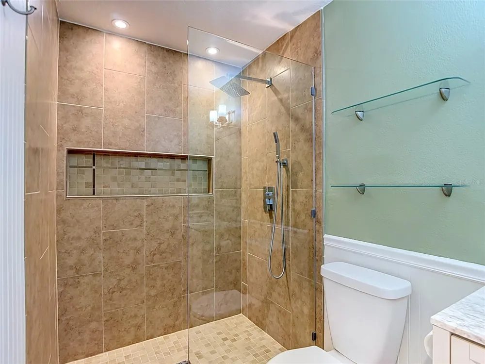 1639 LEDGESTONE DRIVE Brandon, FL 33511