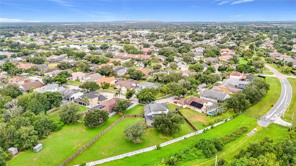 1639 LEDGESTONE DRIVE Brandon, FL 33511