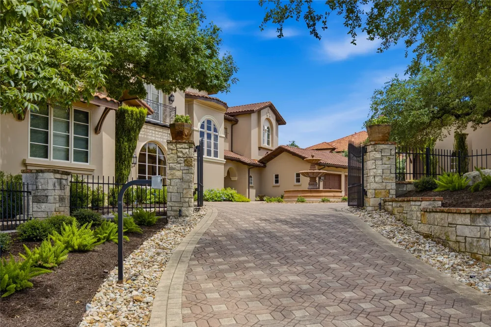 1025 Marly Way Austin, TX 78733
