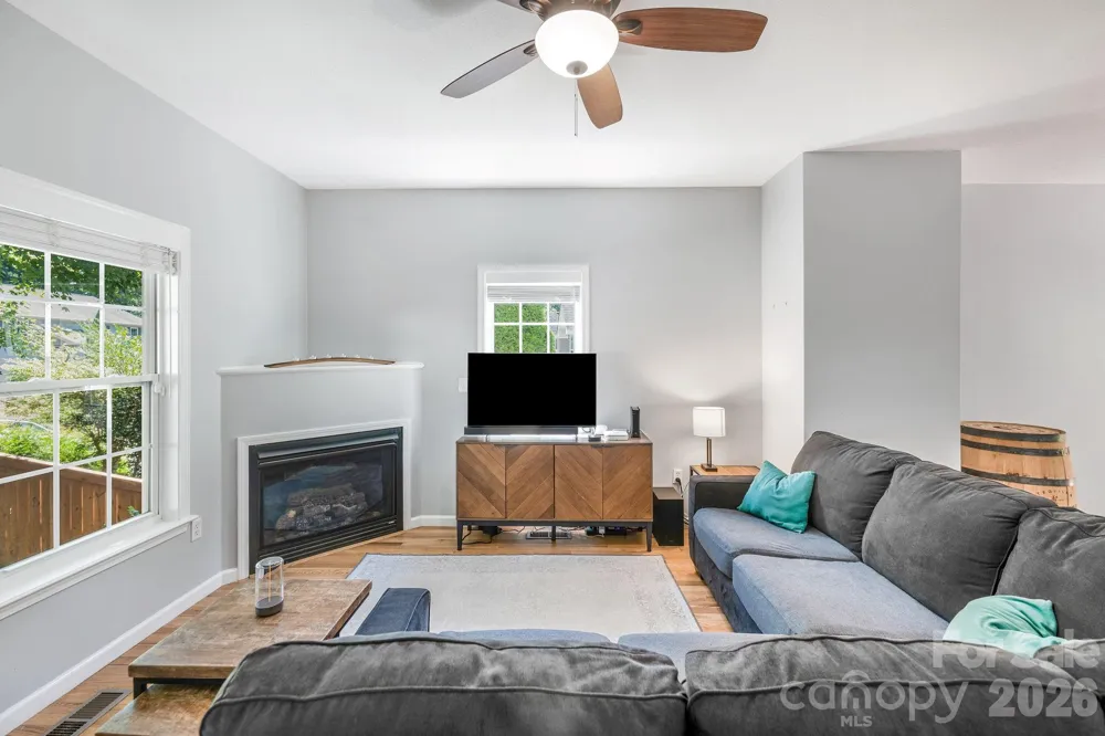 19 Oakcrest Place Asheville, NC 28806