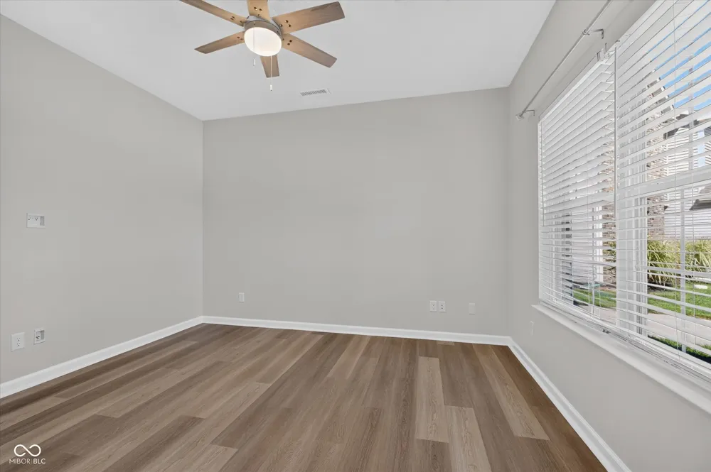 733 Farnham Drive Westfield, IN 46074