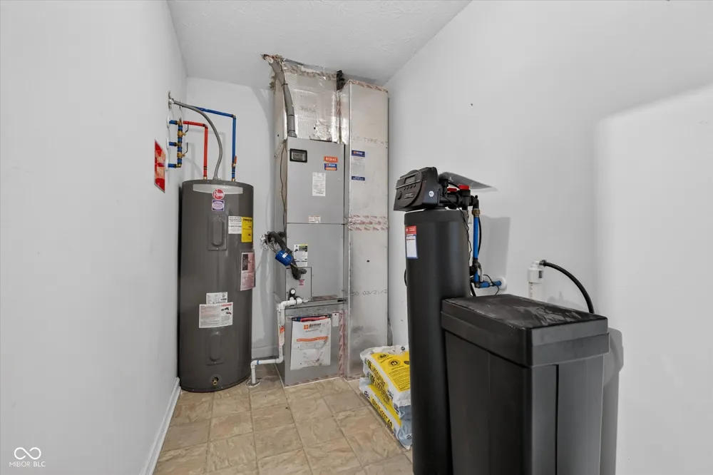 733 Farnham Drive Westfield, IN 46074