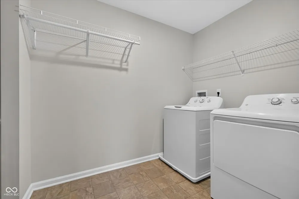 733 Farnham Drive Westfield, IN 46074