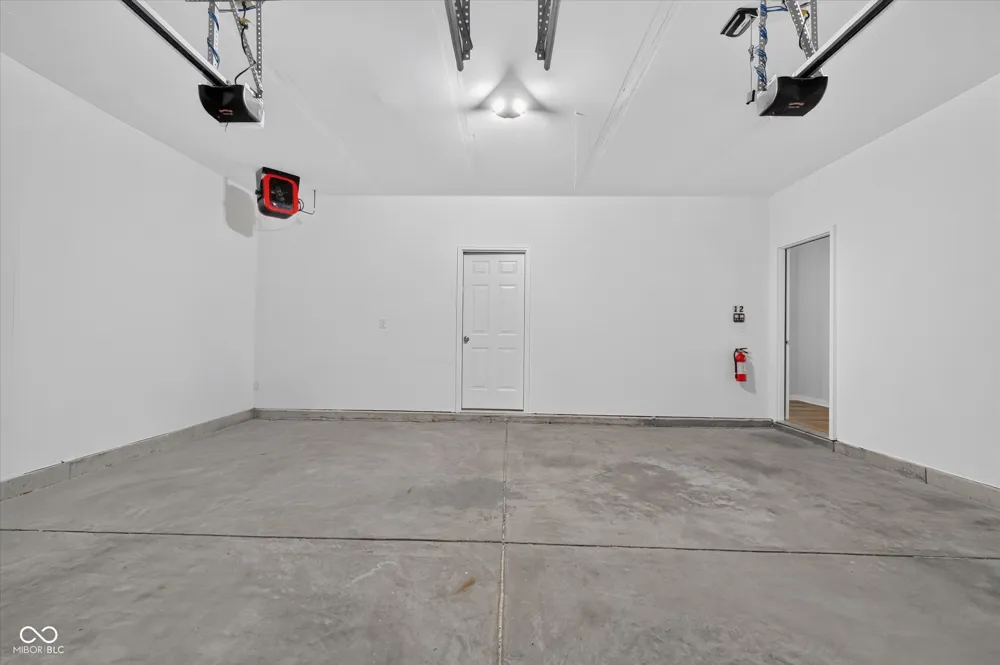 733 Farnham Drive Westfield, IN 46074
