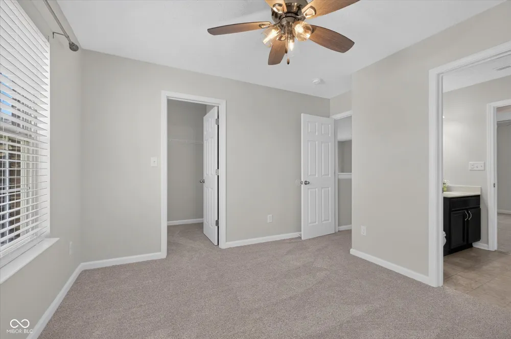 733 Farnham Drive Westfield, IN 46074