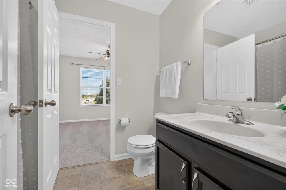 733 Farnham Drive Westfield, IN 46074