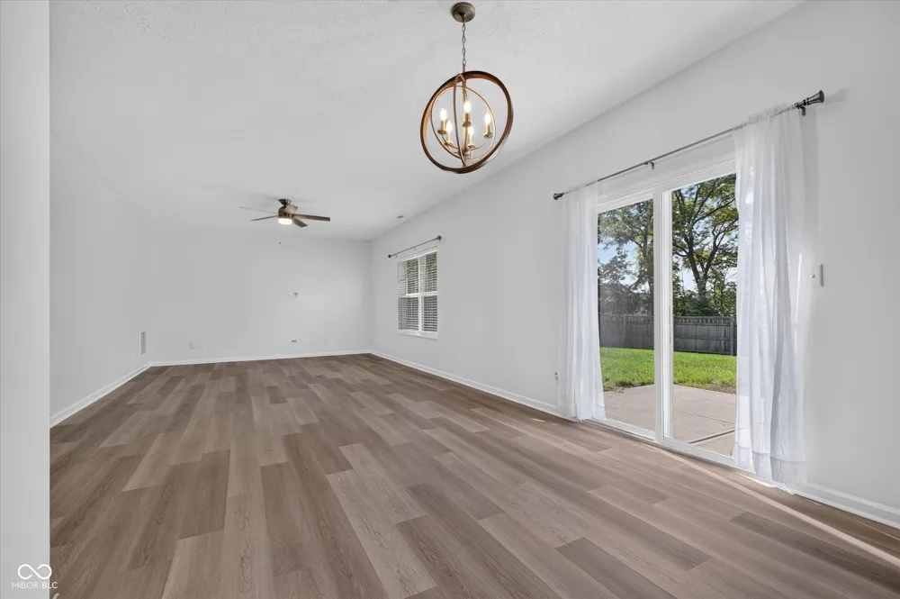 733 Farnham Drive Westfield, IN 46074