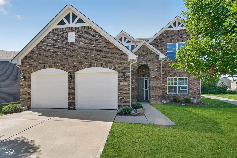 733 Farnham Drive Westfield, IN 46074