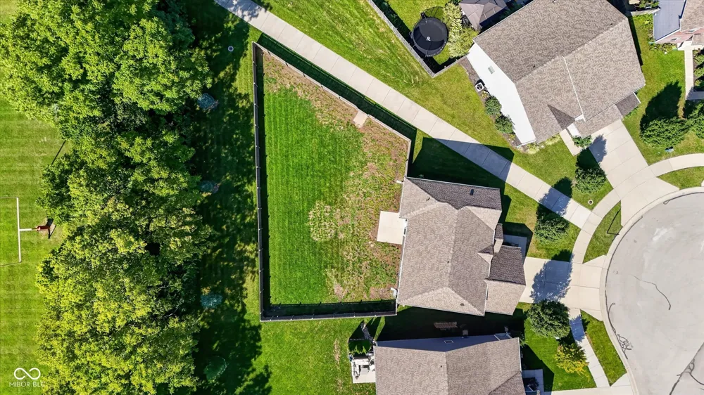 733 Farnham Drive Westfield, IN 46074