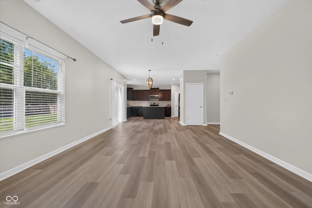 733 Farnham Drive Westfield, IN 46074