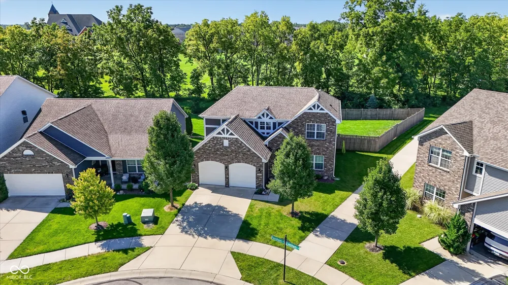 733 Farnham Drive Westfield, IN 46074