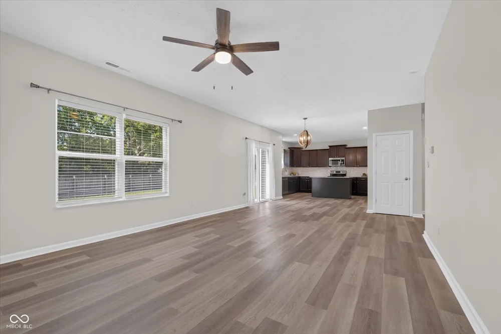 733 Farnham Drive Westfield, IN 46074