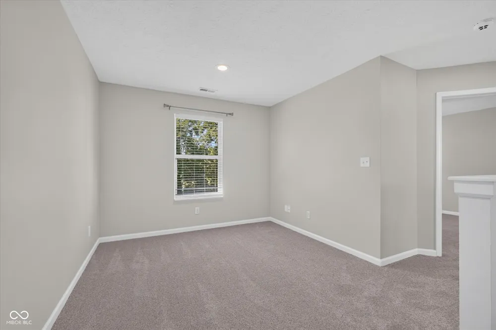 733 Farnham Drive Westfield, IN 46074