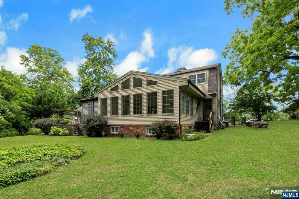 270 High Street Closter, NJ 07624