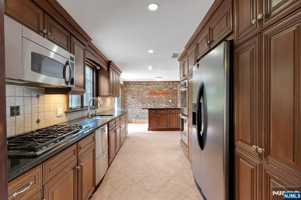 270 High Street Closter, NJ 07624