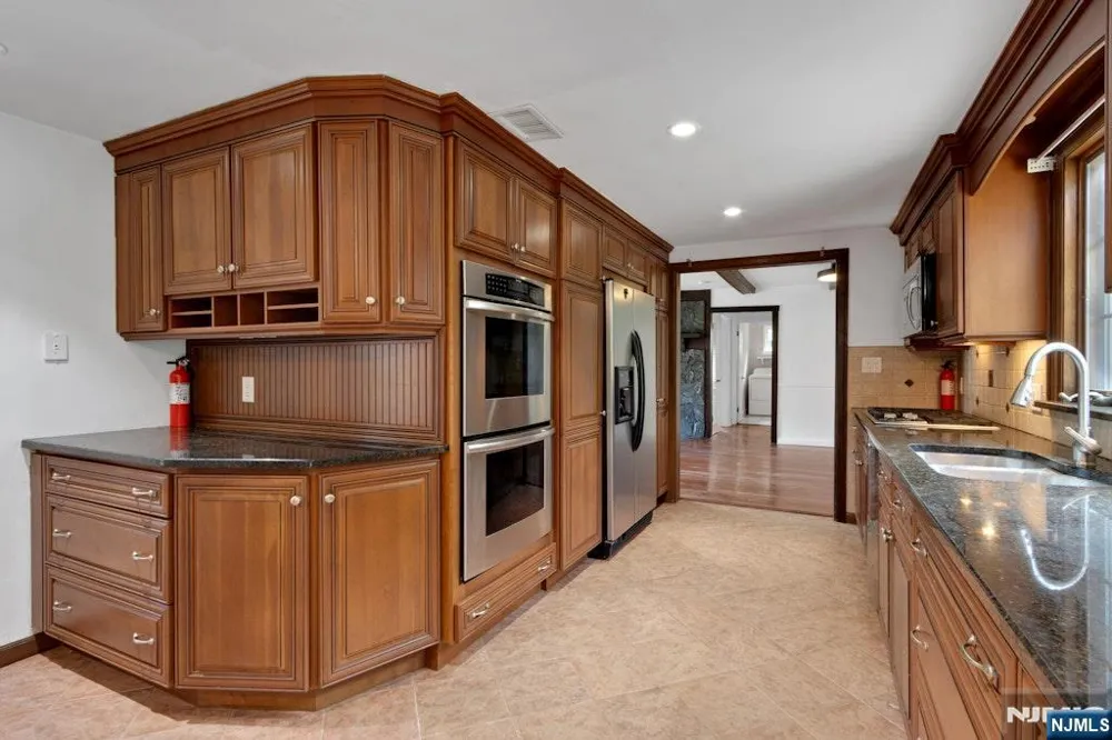 270 High Street Closter, NJ 07624