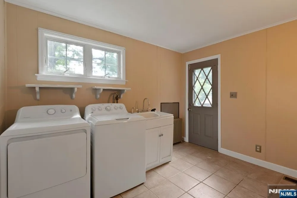 270 High Street Closter, NJ 07624
