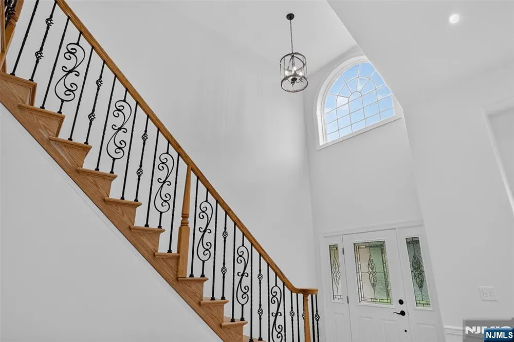 893 Lakehurst Avenue Jackson, NJ 08527