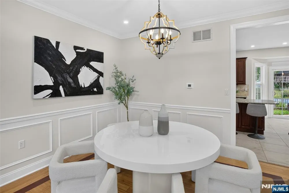 893 Lakehurst Avenue Jackson, NJ 08527