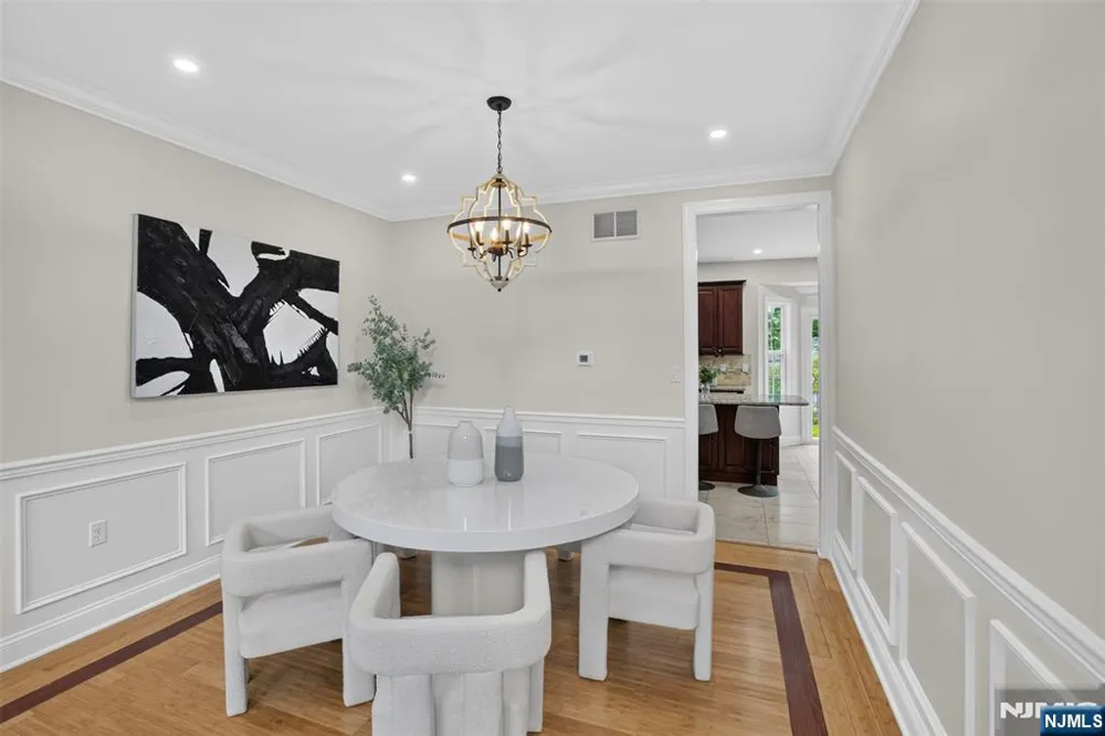 893 Lakehurst Avenue Jackson, NJ 08527