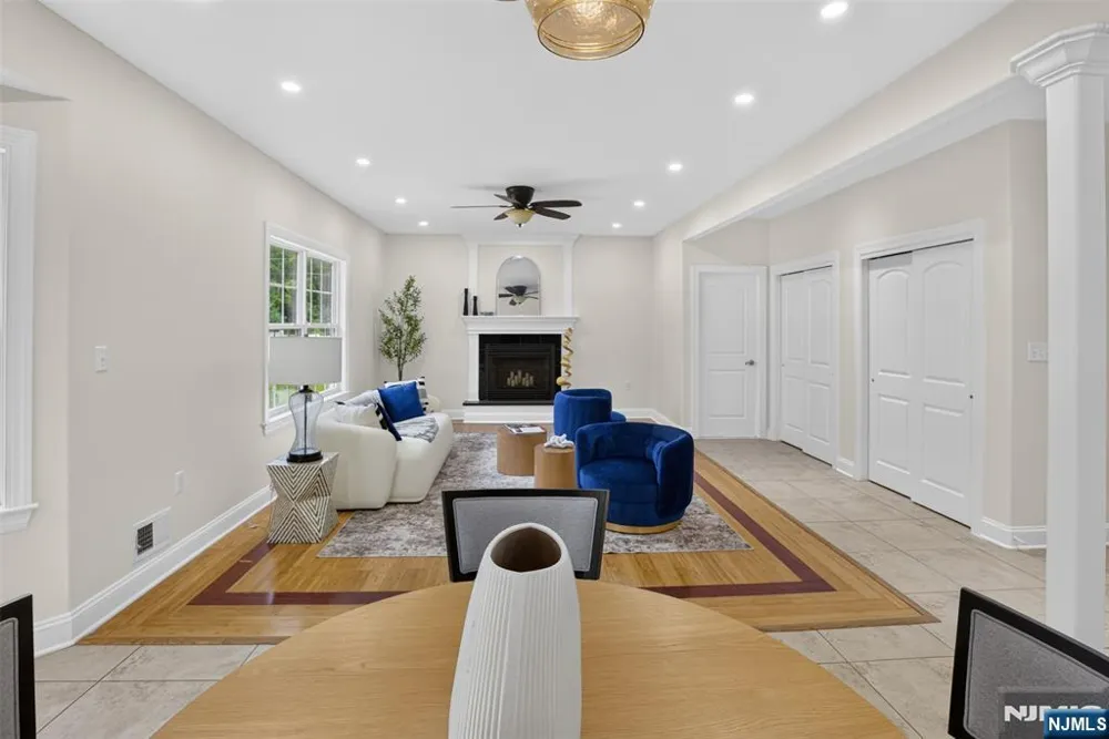 893 Lakehurst Avenue Jackson, NJ 08527