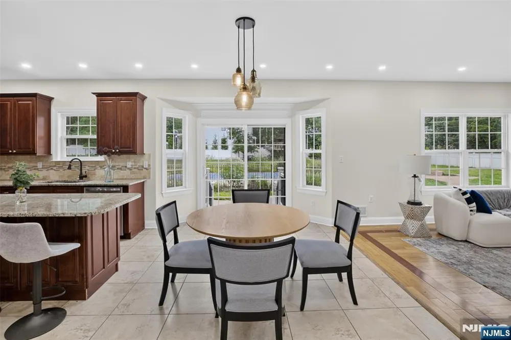 893 Lakehurst Avenue Jackson, NJ 08527