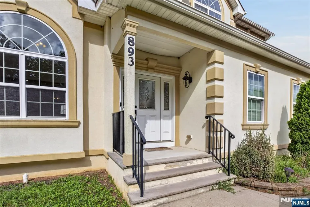 893 Lakehurst Avenue Jackson, NJ 08527
