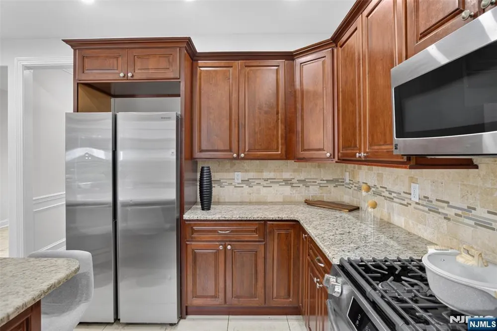 893 Lakehurst Avenue Jackson, NJ 08527