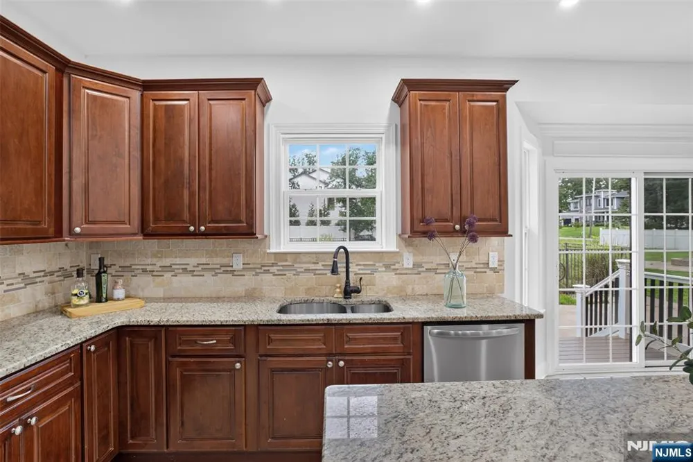 893 Lakehurst Avenue Jackson, NJ 08527