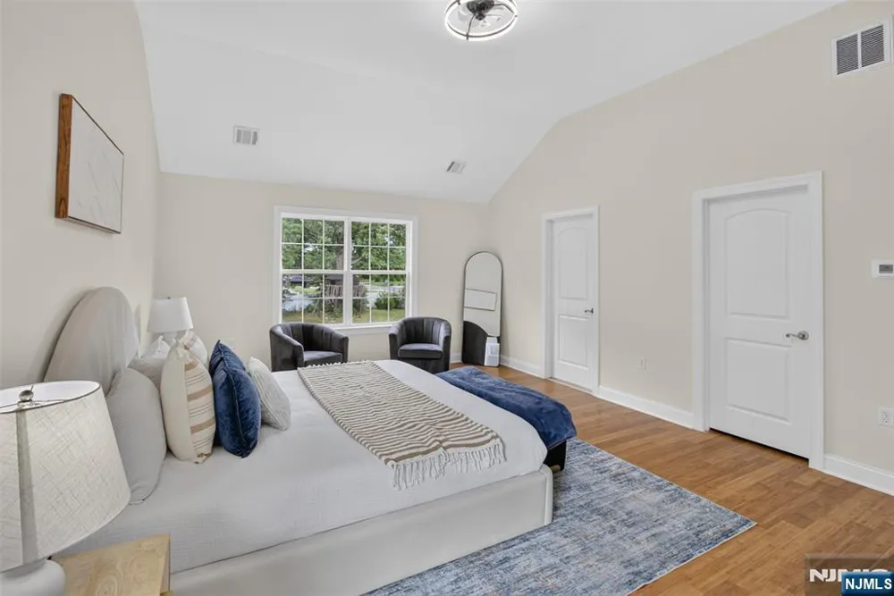 893 Lakehurst Avenue Jackson, NJ 08527