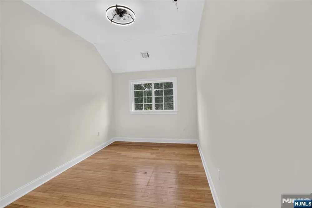 893 Lakehurst Avenue Jackson, NJ 08527
