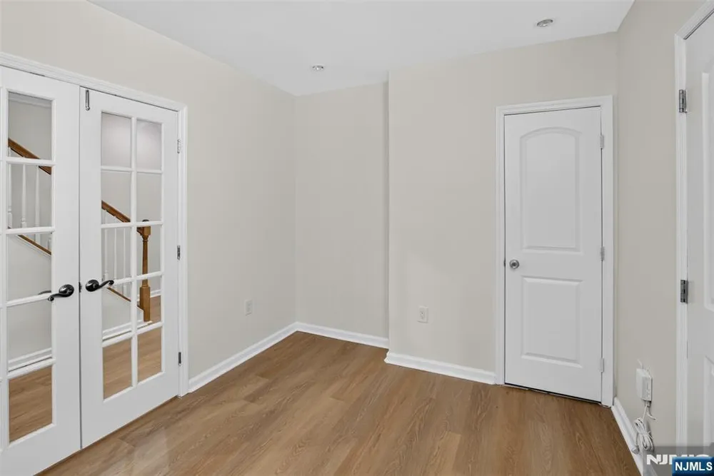 893 Lakehurst Avenue Jackson, NJ 08527