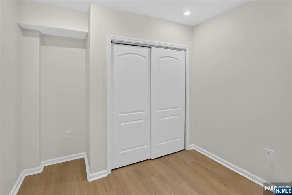 893 Lakehurst Avenue Jackson, NJ 08527