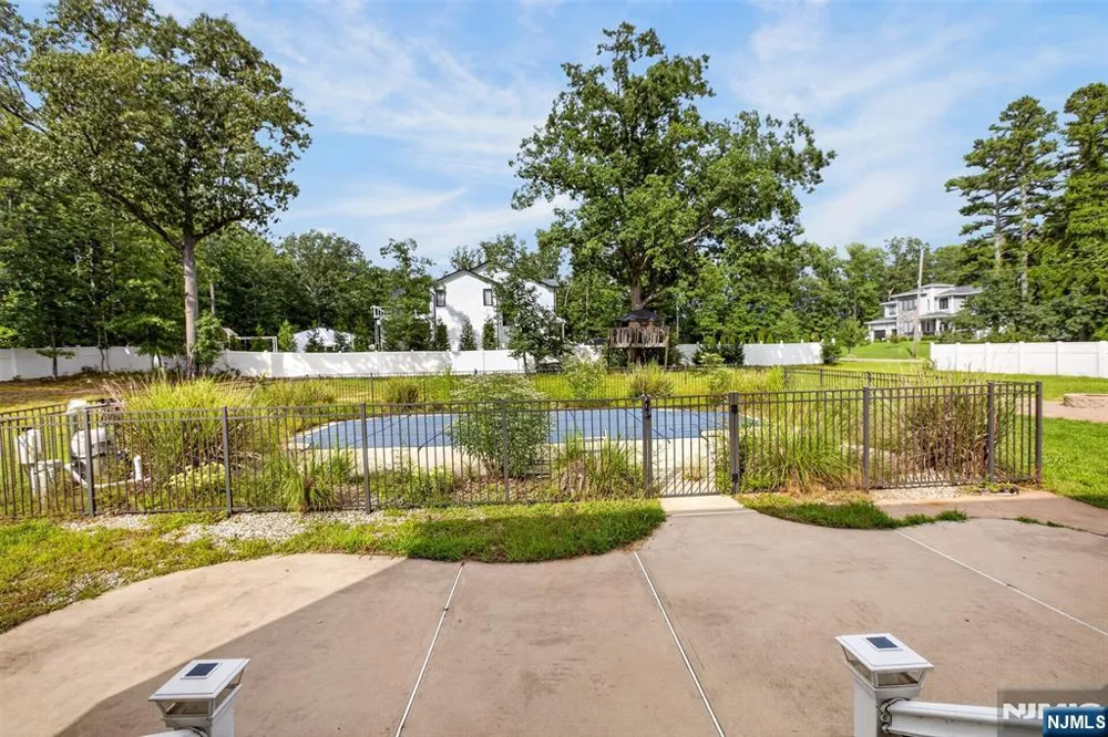 893 Lakehurst Avenue Jackson, NJ 08527