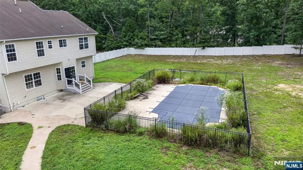 893 Lakehurst Avenue Jackson, NJ 08527