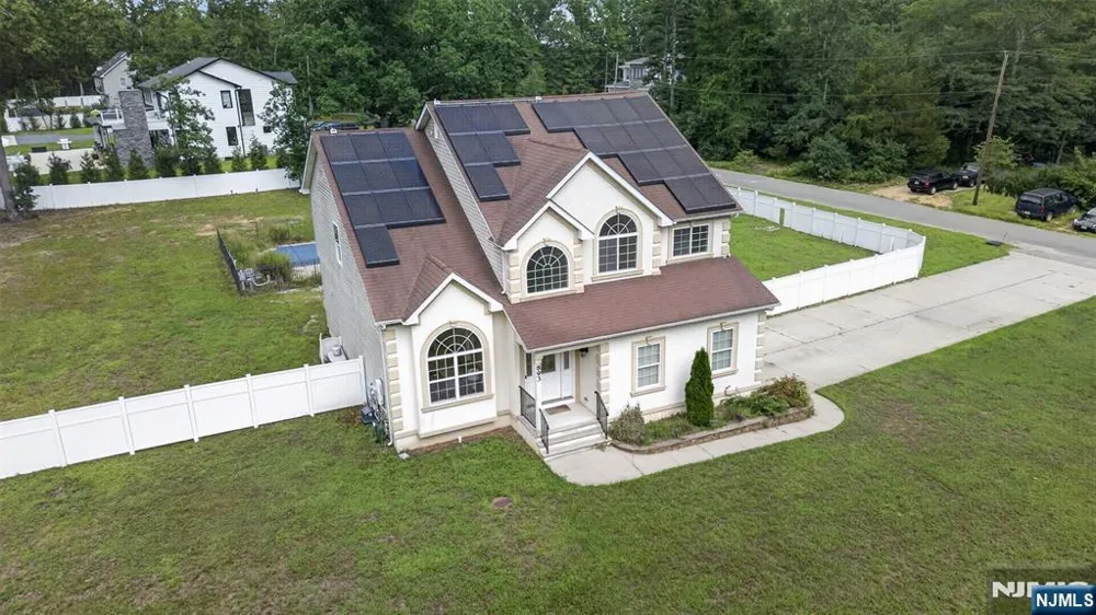 893 Lakehurst Avenue Jackson, NJ 08527