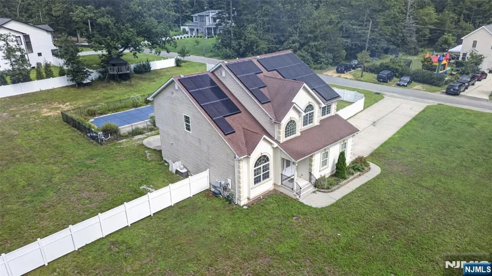 893 Lakehurst Avenue Jackson, NJ 08527