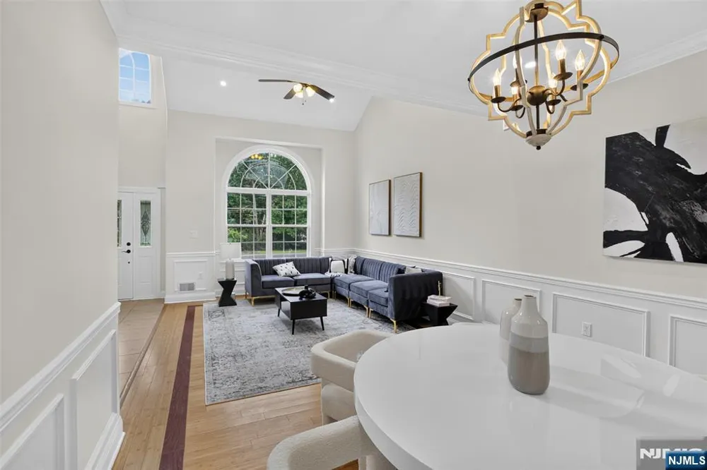 893 Lakehurst Avenue Jackson, NJ 08527
