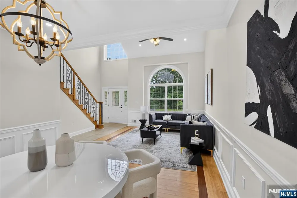893 Lakehurst Avenue Jackson, NJ 08527