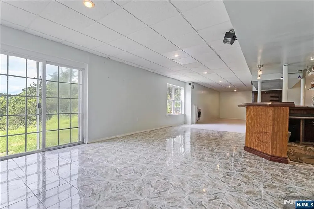15 Dana Drive Lafayette, NJ 07848