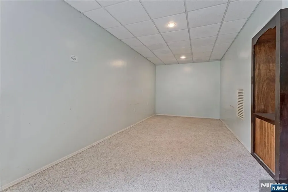 15 Dana Drive Lafayette, NJ 07848