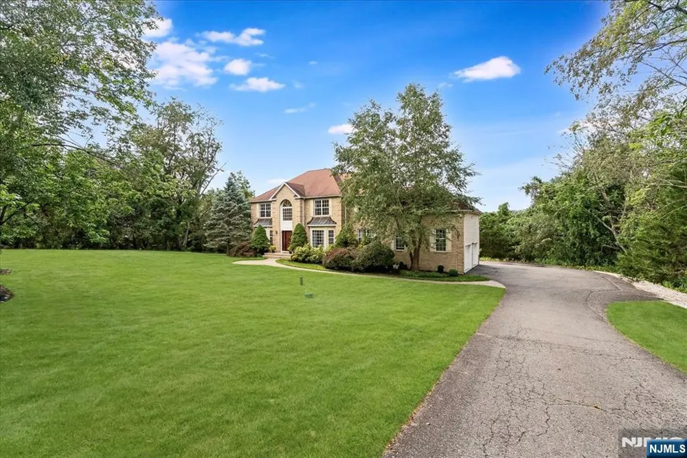 15 Dana Drive Lafayette, NJ 07848