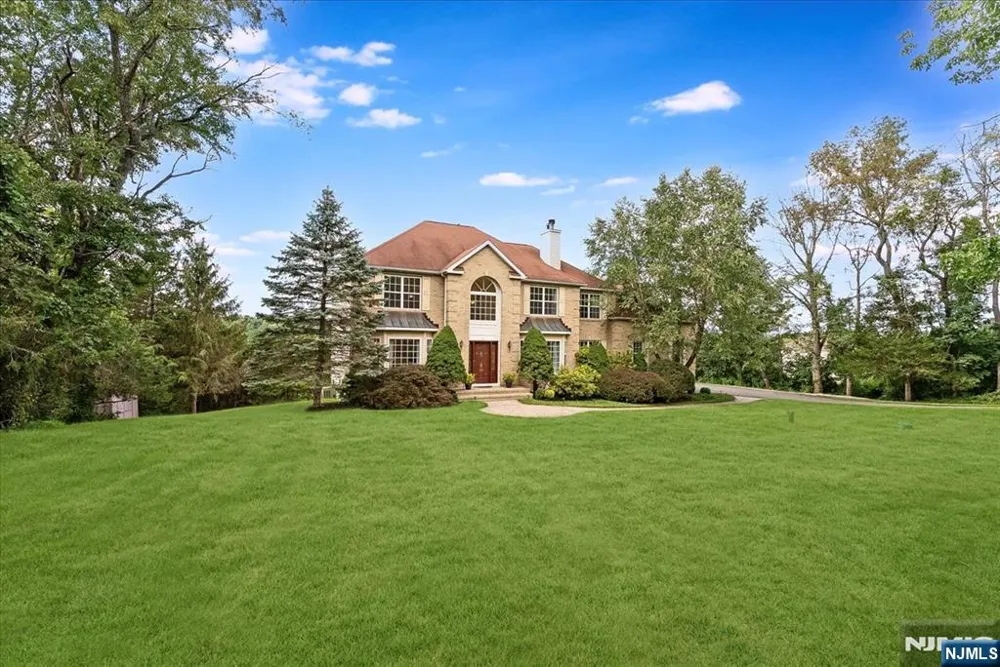 15 Dana Drive Lafayette, NJ 07848